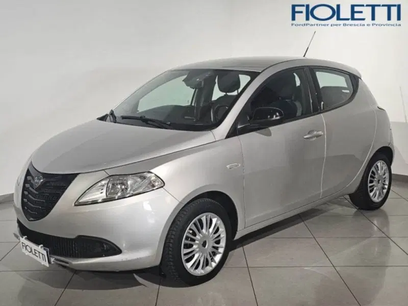 Lancia Ypsilon usata a Brescia