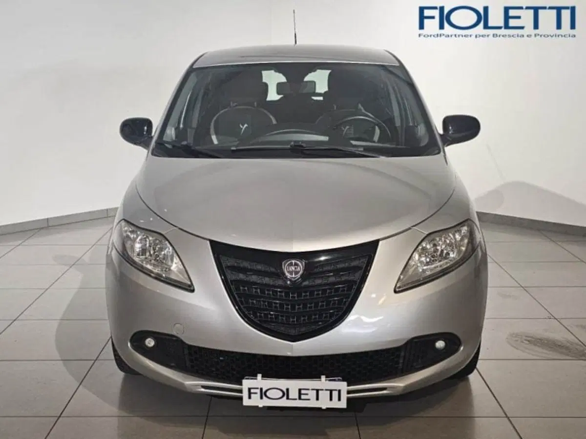 Lancia Ypsilon usata a Brescia (3)