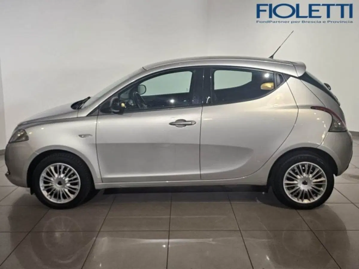 Lancia Ypsilon usata a Brescia (4)