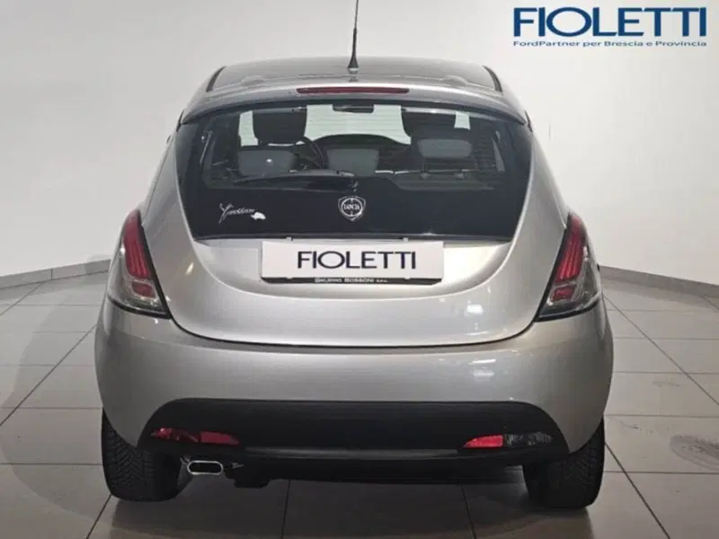 Lancia Ypsilon usata a Brescia (5)