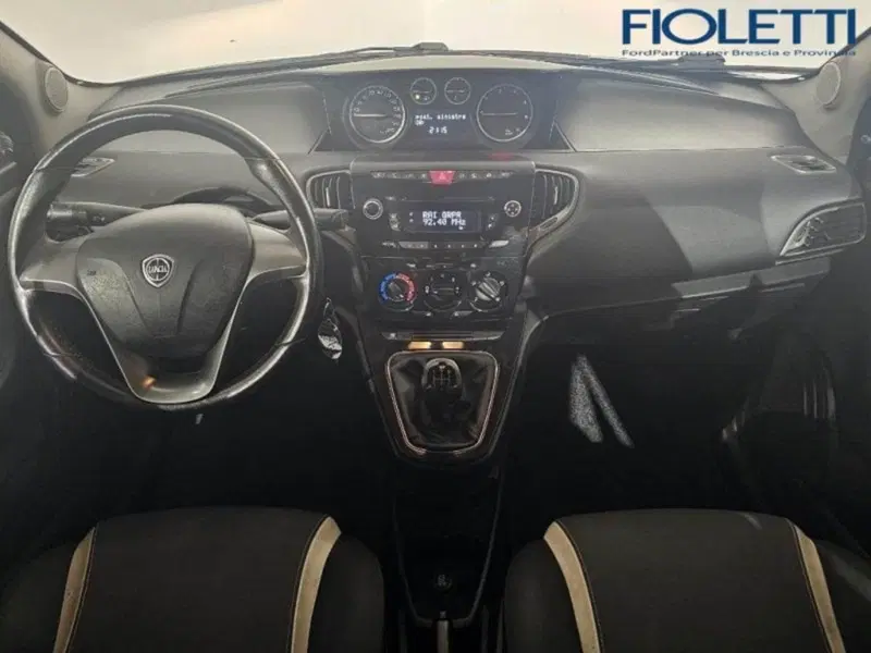 Lancia Ypsilon usata a Brescia (6)