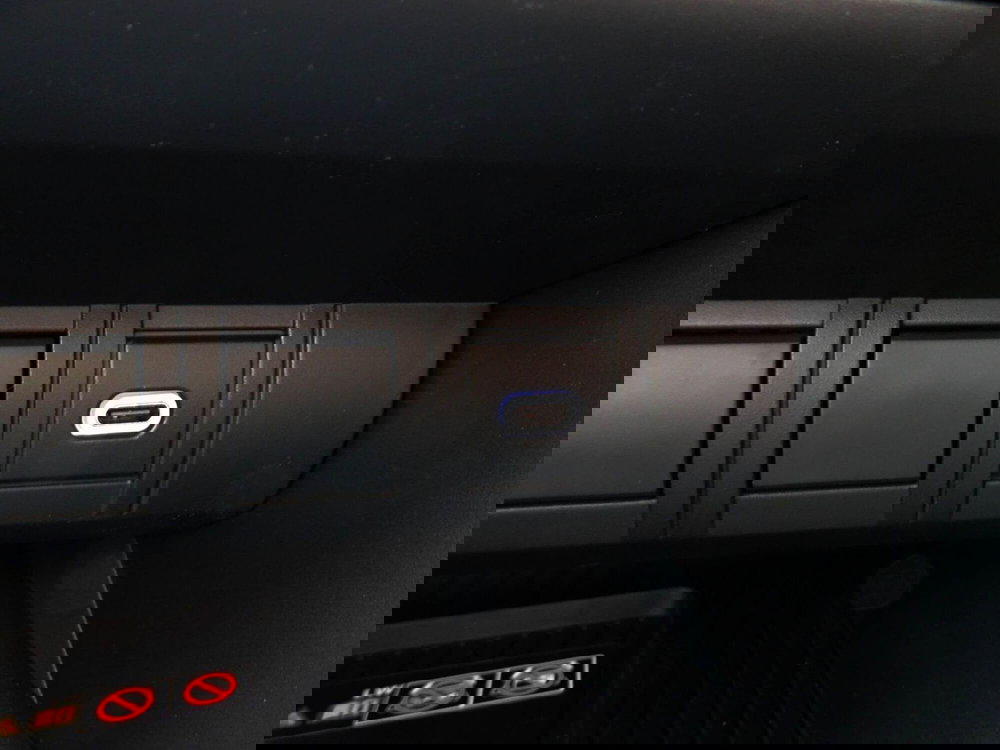 Toyota Toyota C-HR nuova a Treviso (18)