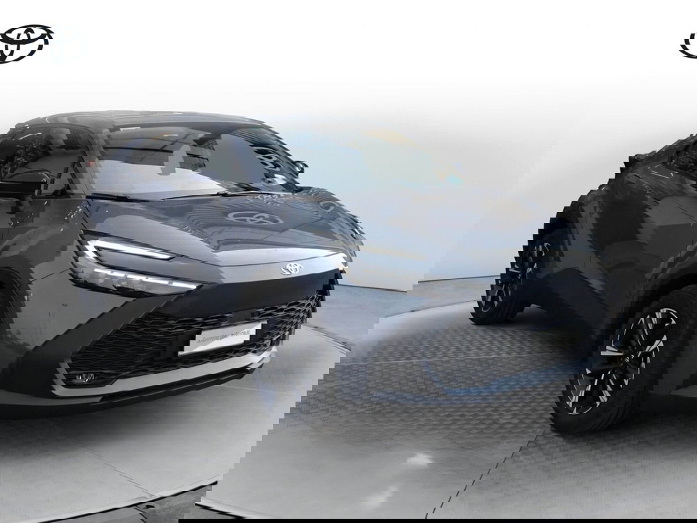 Toyota Toyota C-HR nuova a Treviso (3)
