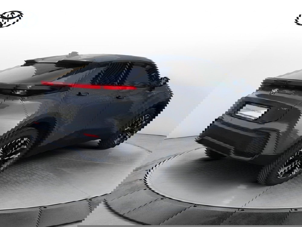 Toyota Toyota C-HR nuova a Treviso (7)