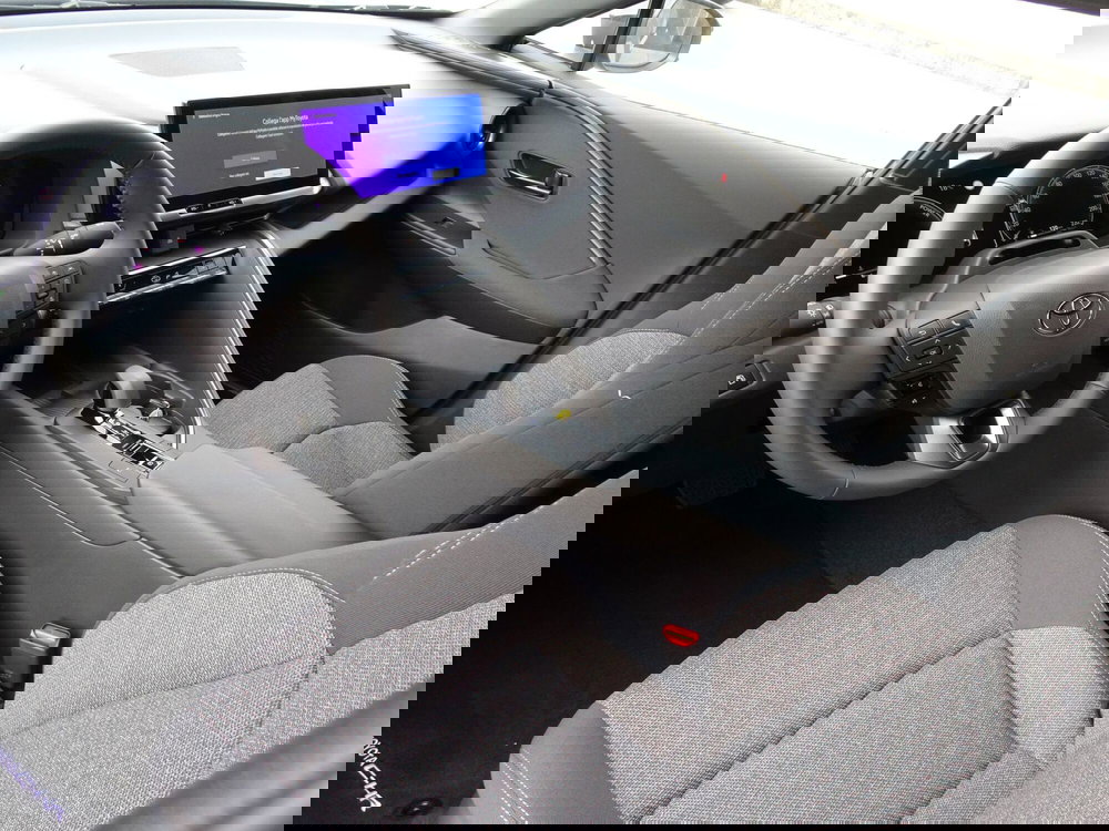 Toyota Toyota C-HR nuova a Treviso (8)