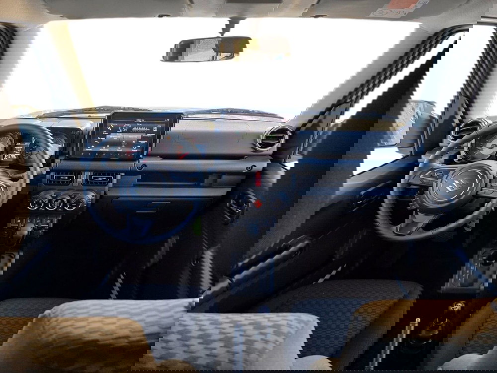 Suzuki Jimny nuova a Pistoia (13)