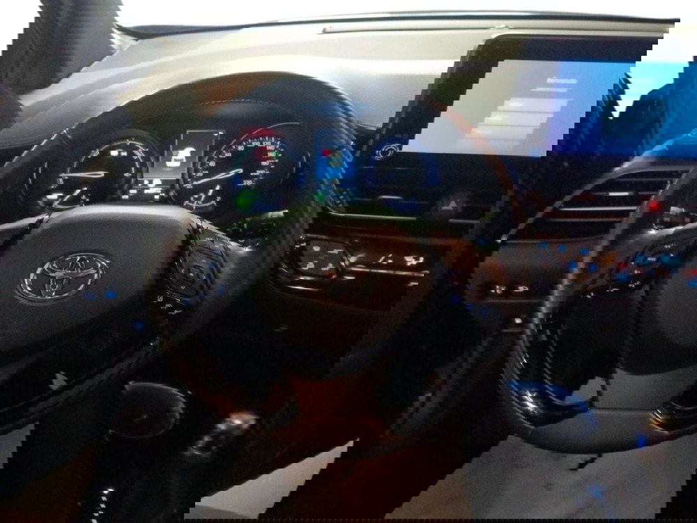 Toyota Toyota C-HR usata a Milano (15)