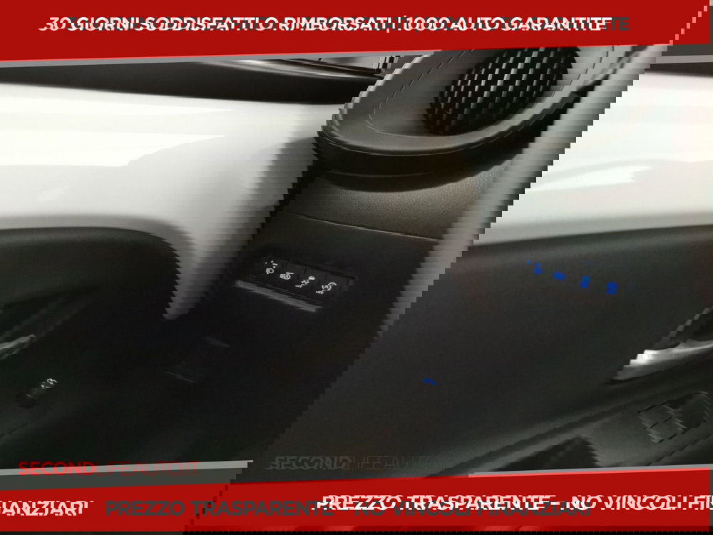 Toyota Aygo X nuova a Chieti (18)