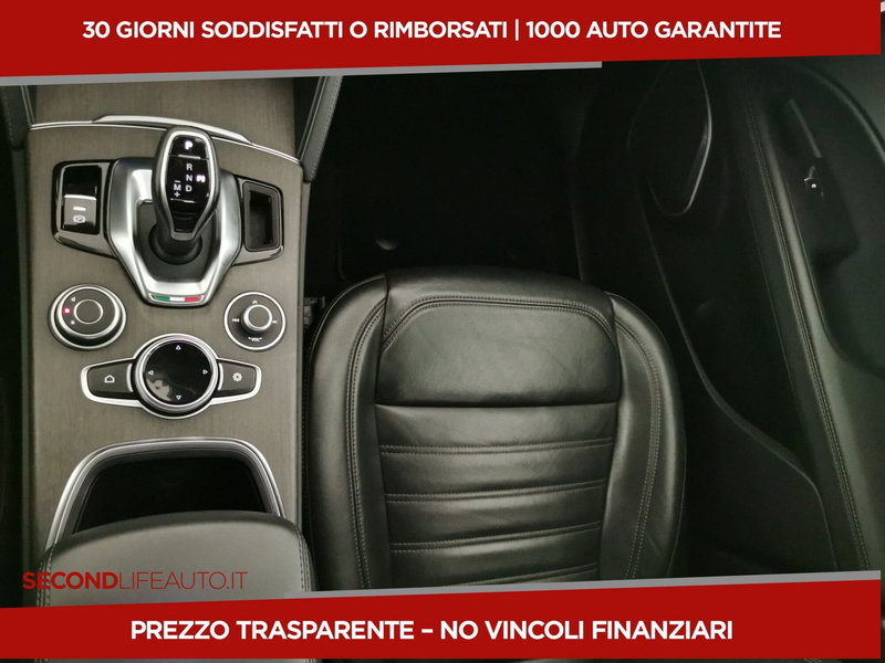 Alfa Romeo Stelvio usata a Chieti (19)