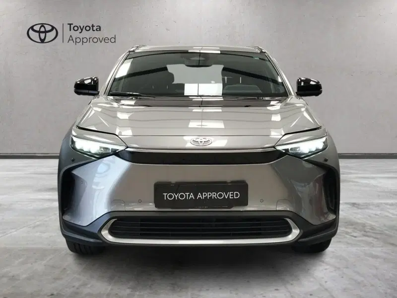 Toyota bZ4X usata a Roma (13)