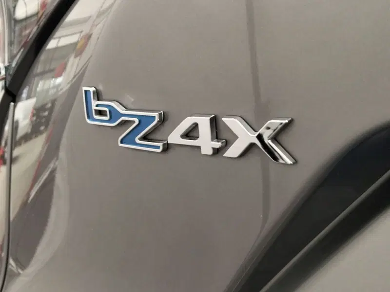 Toyota bZ4X usata a Roma (16)