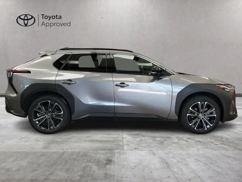 Toyota bZ4X usata a Roma (4)