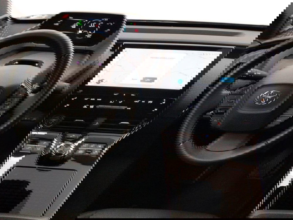 Toyota bZ4X usata a Roma (8)