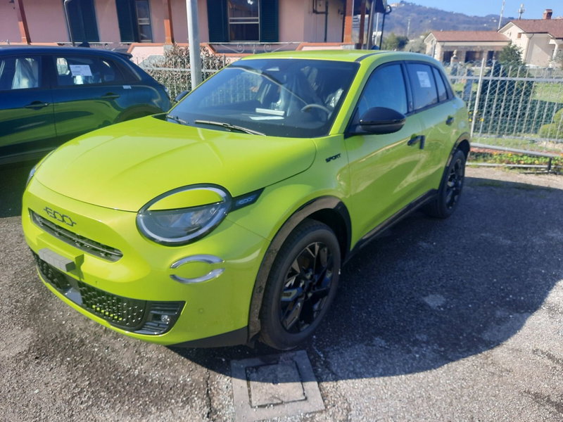 Fiat 600 nuova a La Spezia (2)