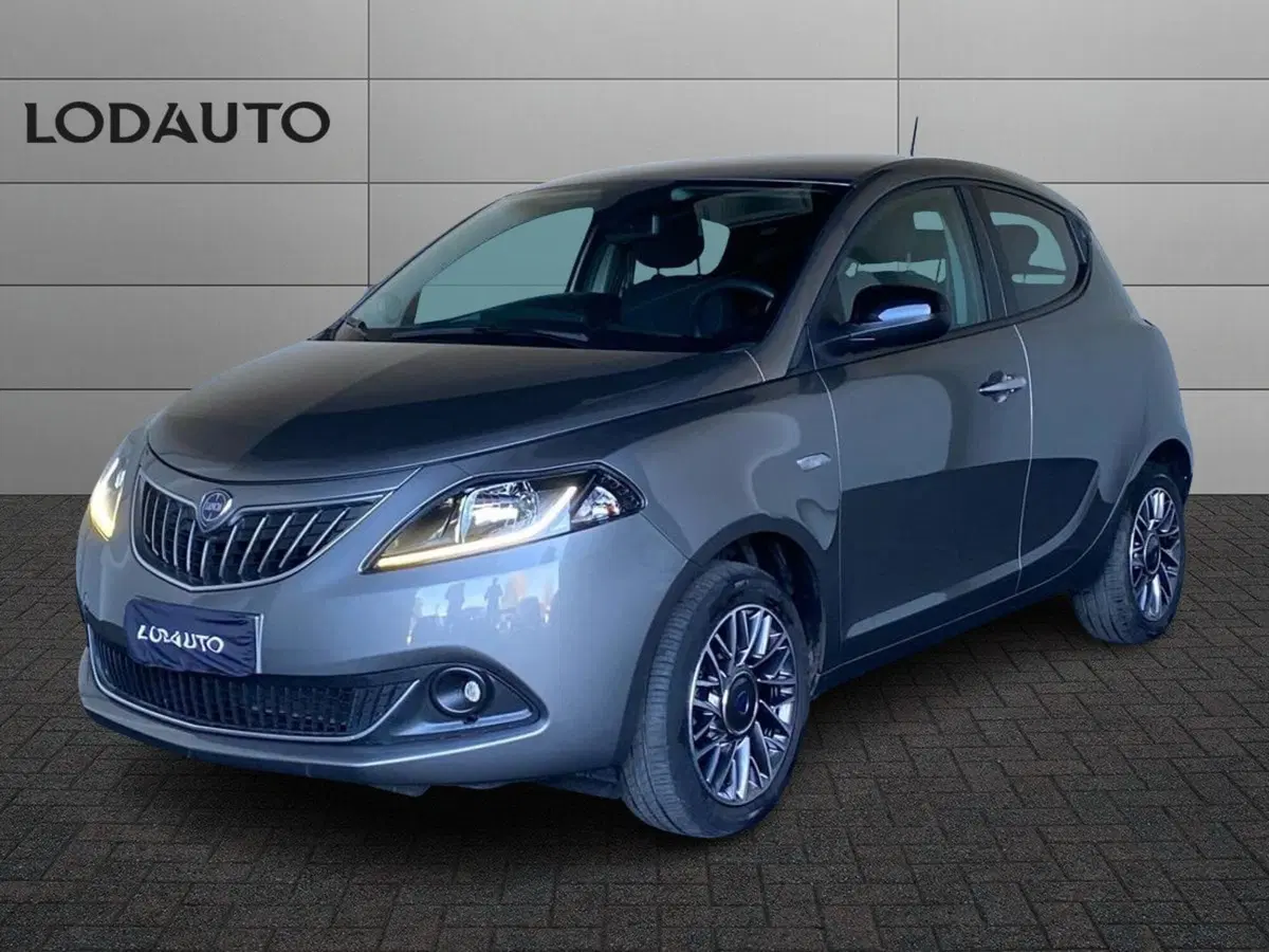 Lancia Ypsilon usata a Bergamo