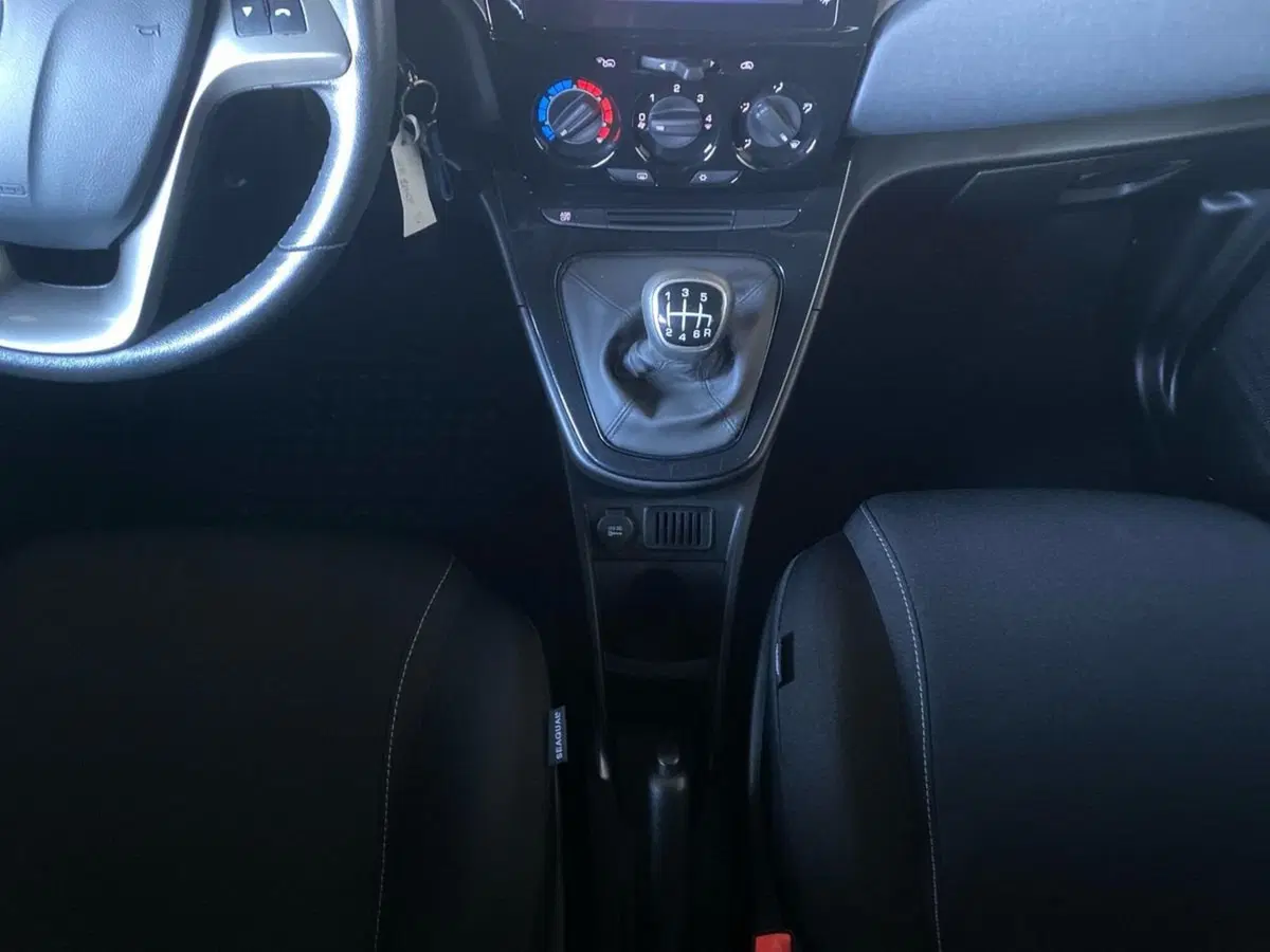 Lancia Ypsilon usata a Bergamo (14)