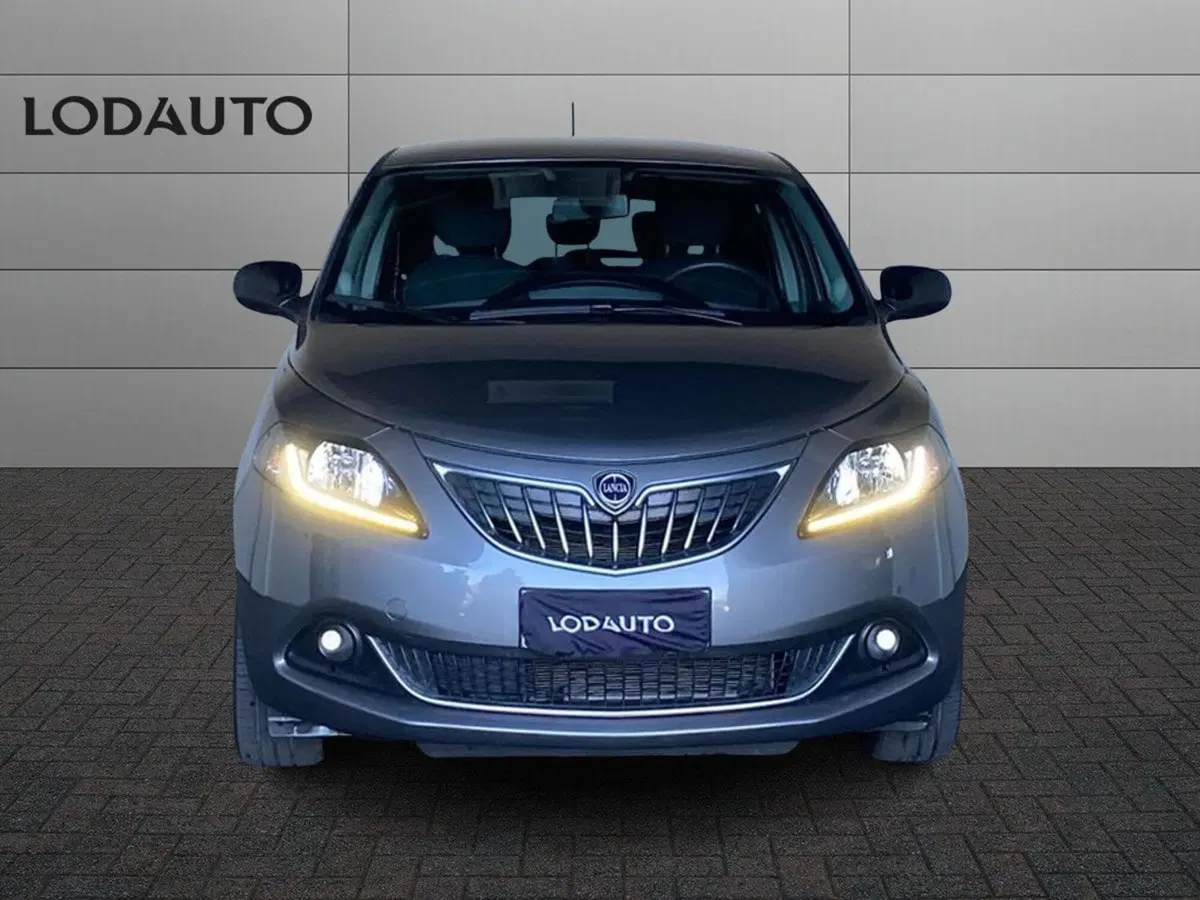 Lancia Ypsilon usata a Bergamo (3)