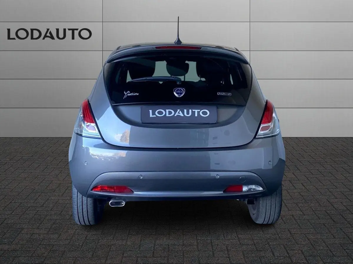 Lancia Ypsilon usata a Bergamo (4)