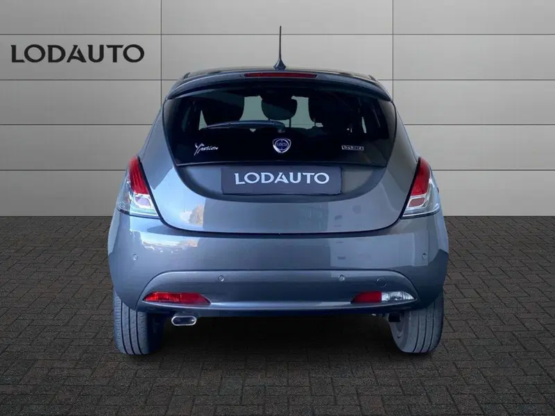 Lancia Ypsilon usata a Bergamo (4)