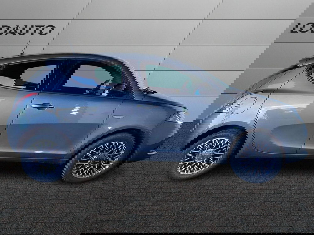 Lancia Ypsilon usata a Bergamo (5)