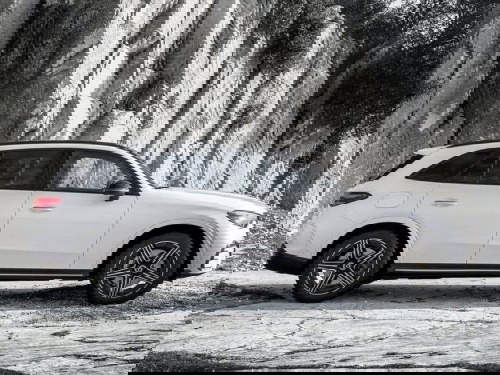 Mercedes-Benz GLC SUV nuova a Grosseto (2)