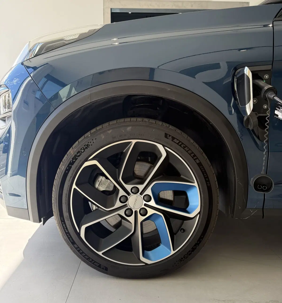 Lynk & Co 01 usata a Parma (3)