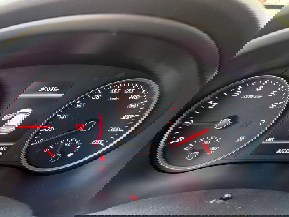 Kia Stonic usata a Como (12)