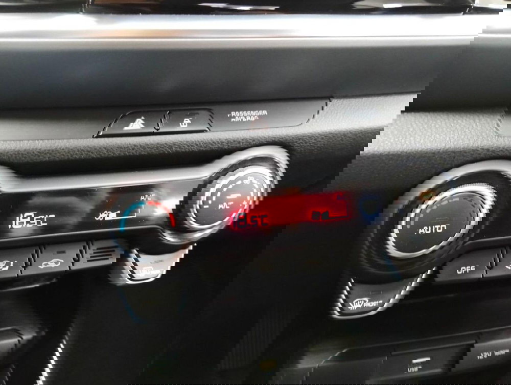 Kia Stonic usata a Como (17)