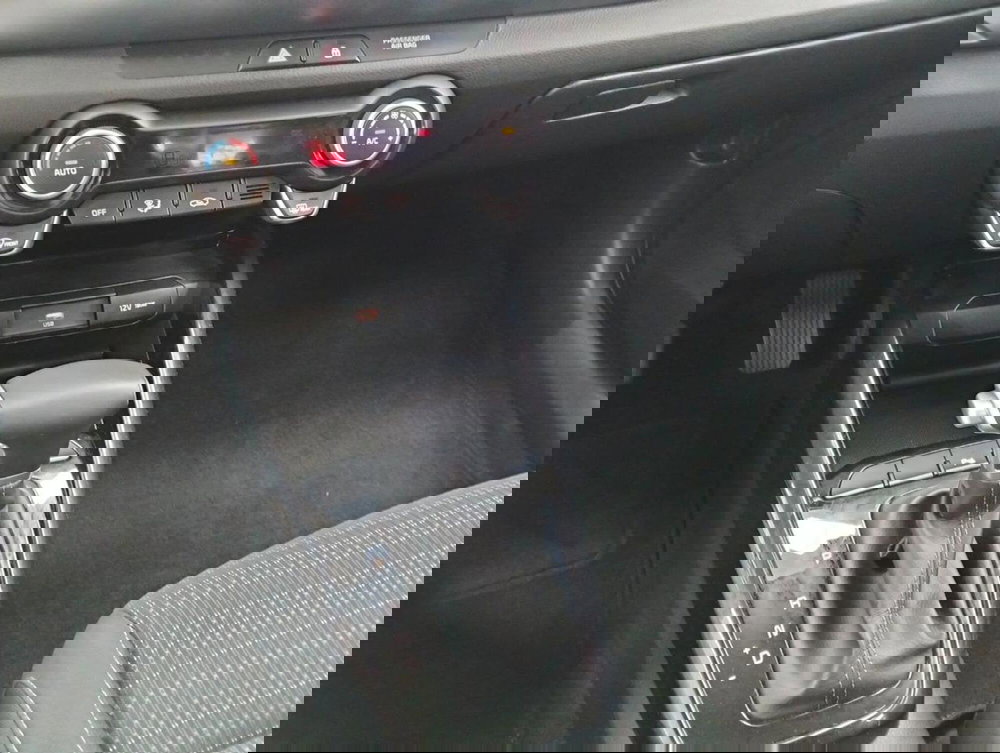 Kia Stonic usata a Como (17)