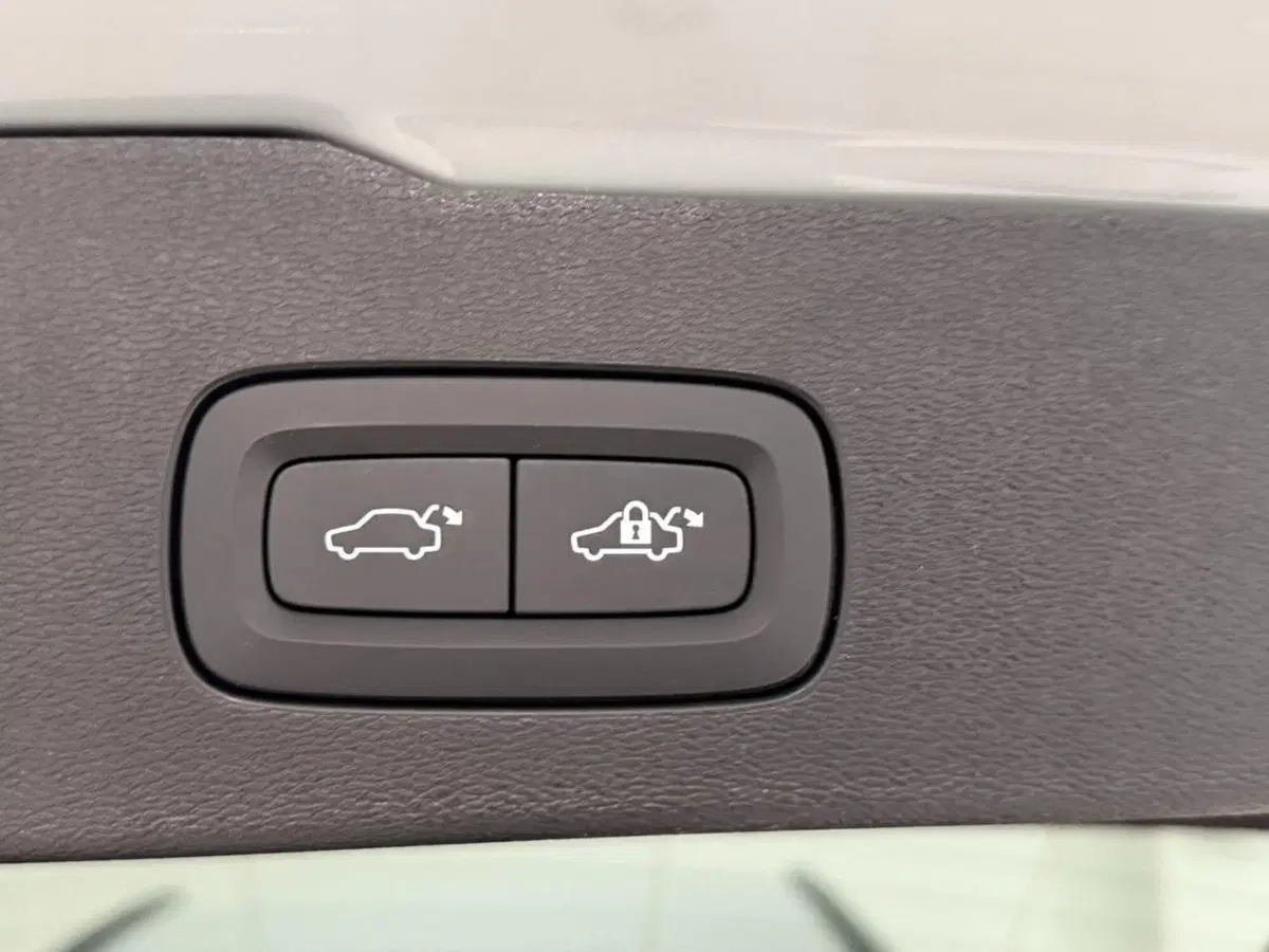 Volvo V60 nuova a Como (15)