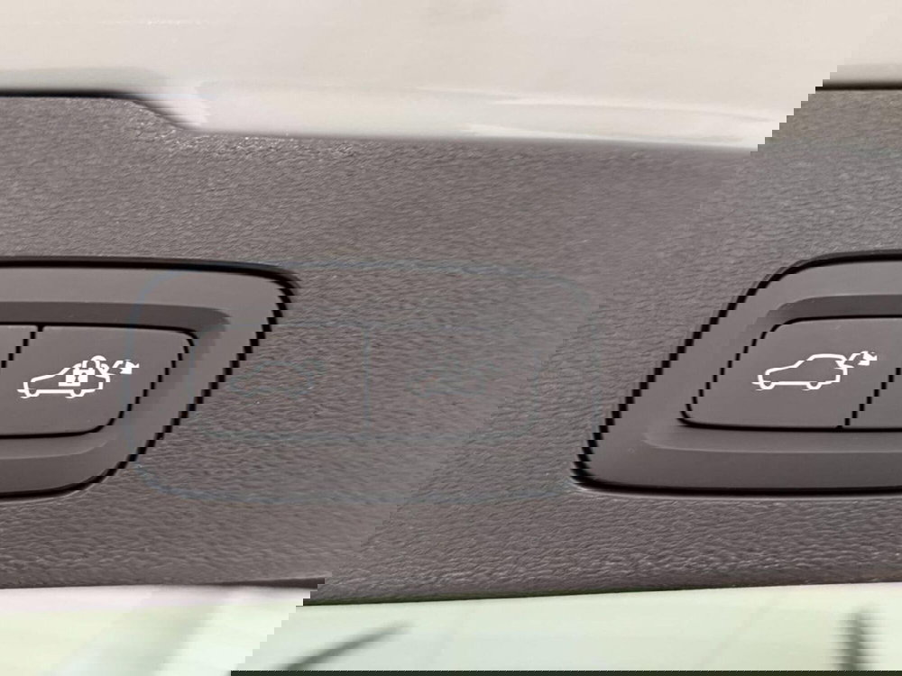 Volvo V60 nuova a Como (15)