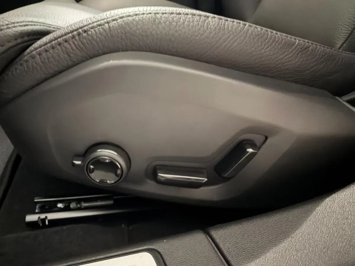 Volvo V60 nuova a Como (18)