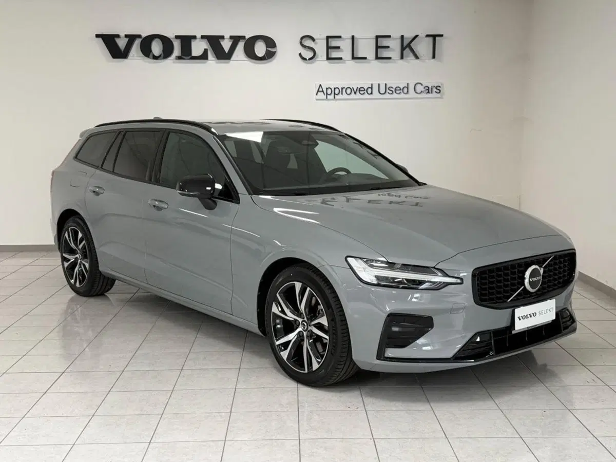 Volvo V60 nuova a Como (2)
