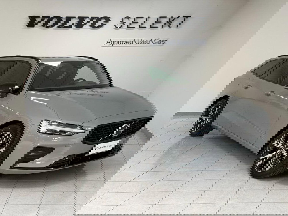 Volvo V60 nuova a Como (2)