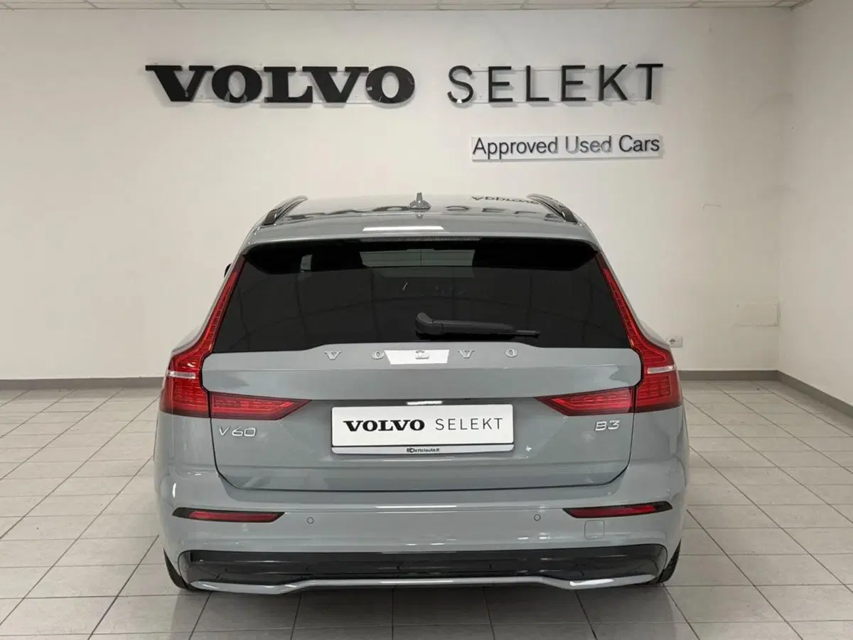 Volvo V60 nuova a Como (3)