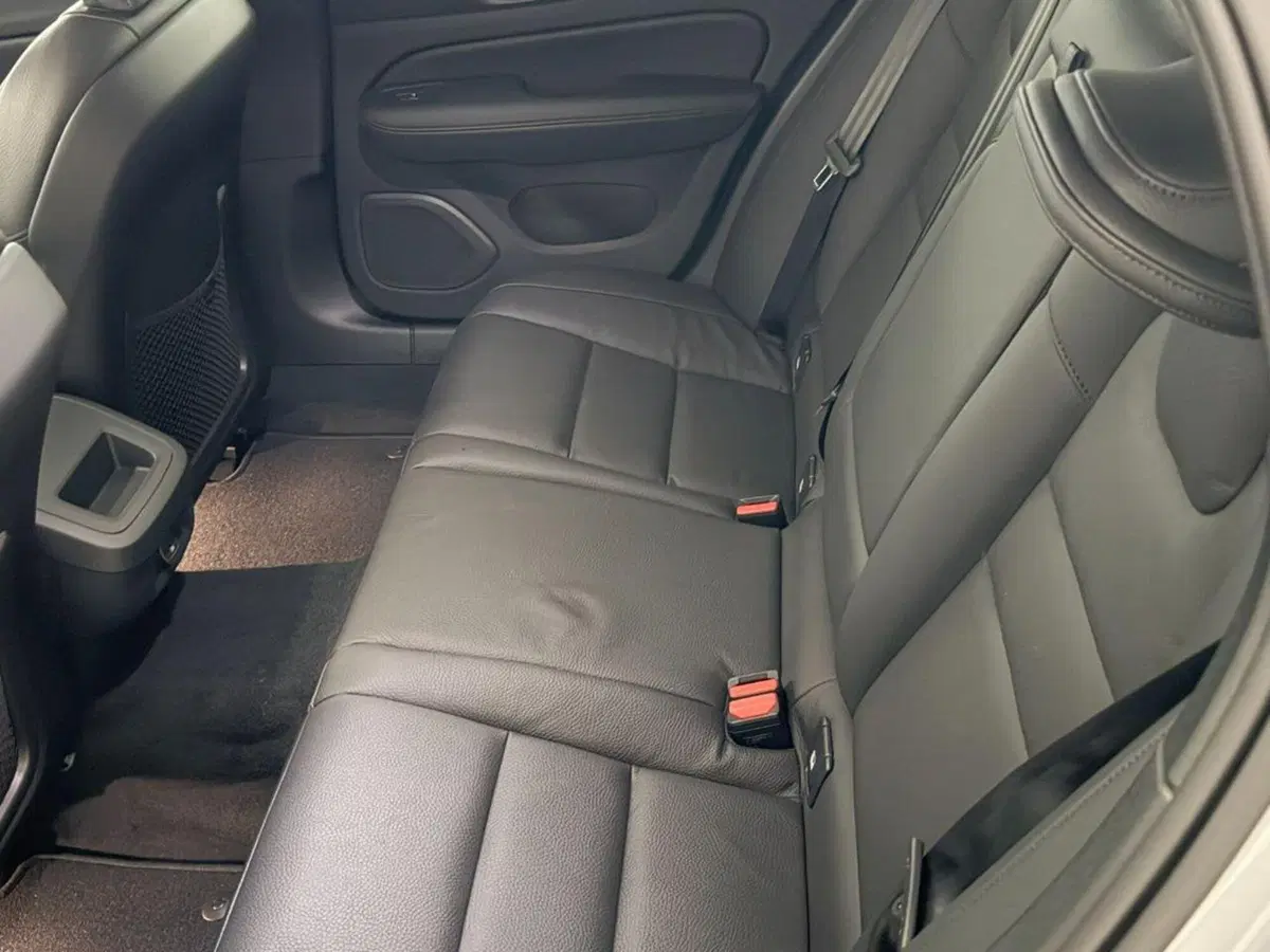Volvo V60 nuova a Como (6)