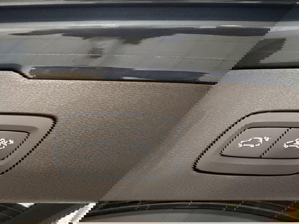 Volvo V60 nuova a Como (14)