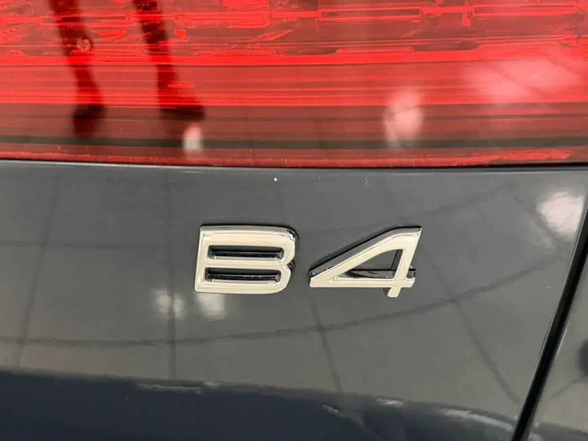 Volvo V60 nuova a Como (16)