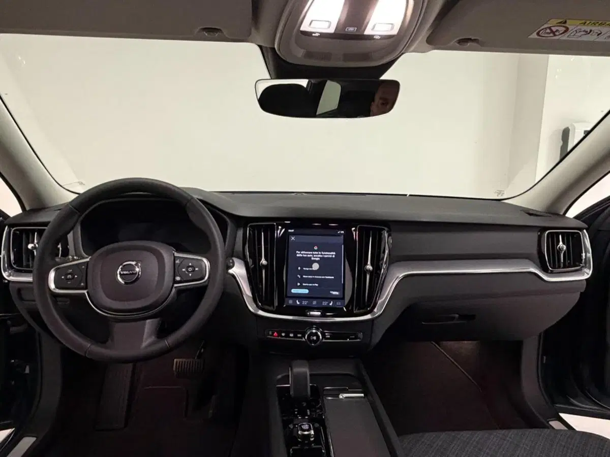 Volvo V60 nuova a Como (3)