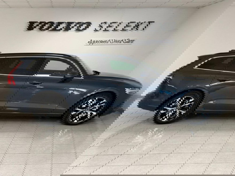 Volvo V60 nuova a Como (7)