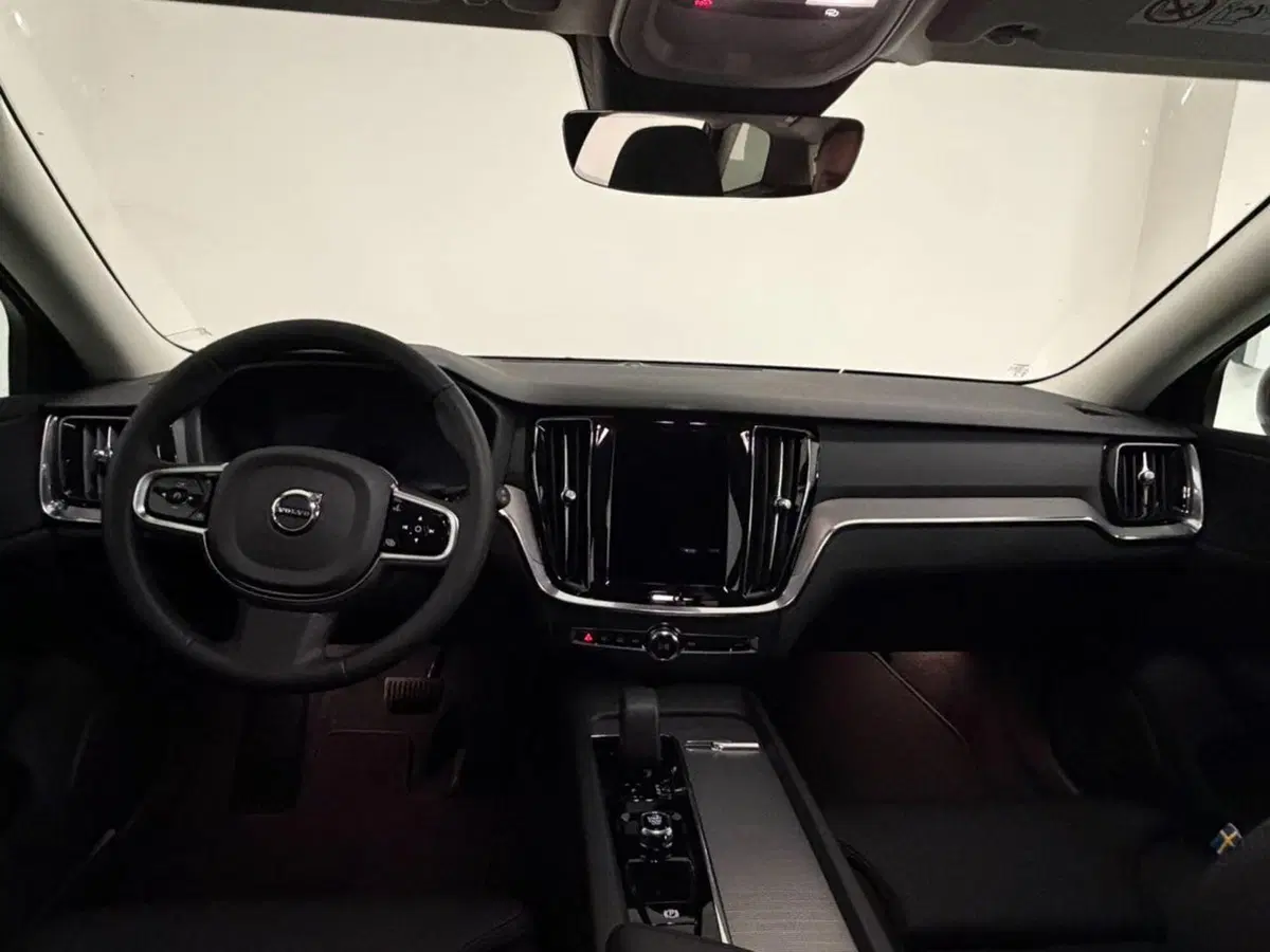 Volvo V60 Cross Country nuova a Como (10)