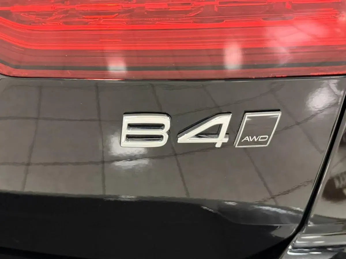 Volvo V60 Cross Country nuova a Como (16)