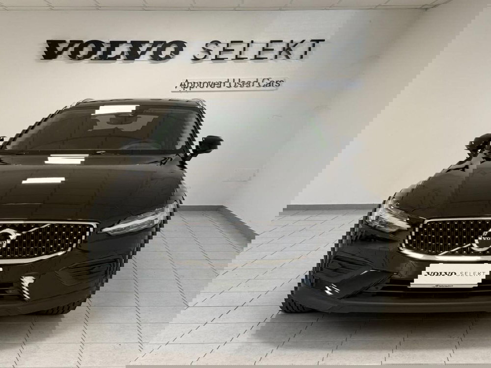 Volvo V60 Cross Country nuova a Como (19)