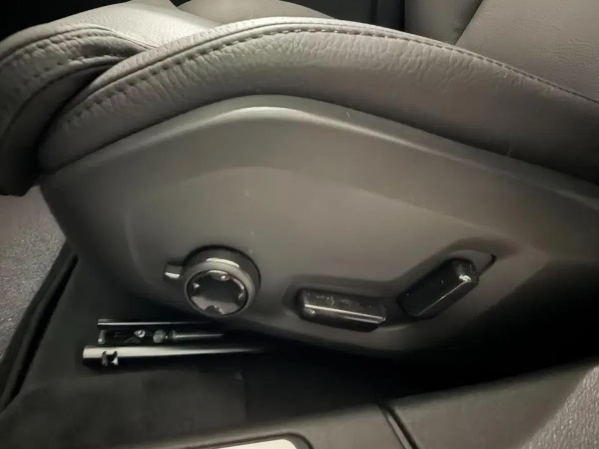 Volvo V60 Cross Country nuova a Como (7)