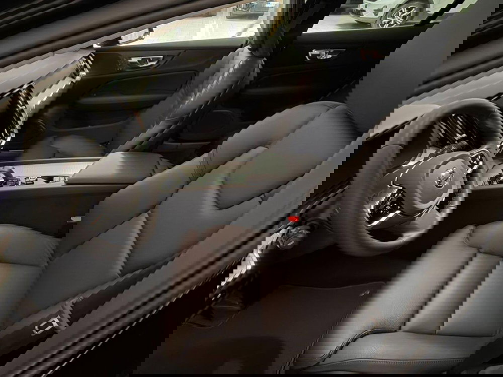 Volvo V60 Cross Country nuova a Como (8)
