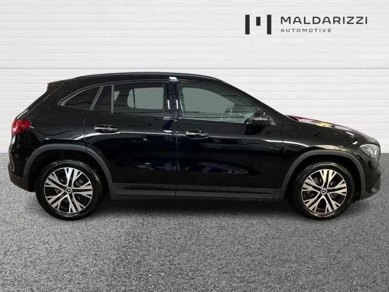 Mercedes-Benz GLA SUV usata a Bari (5)
