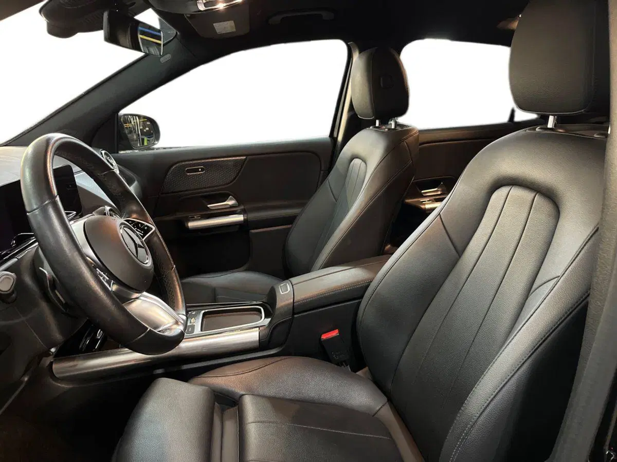 Mercedes-Benz GLA SUV usata a Bari (7)
