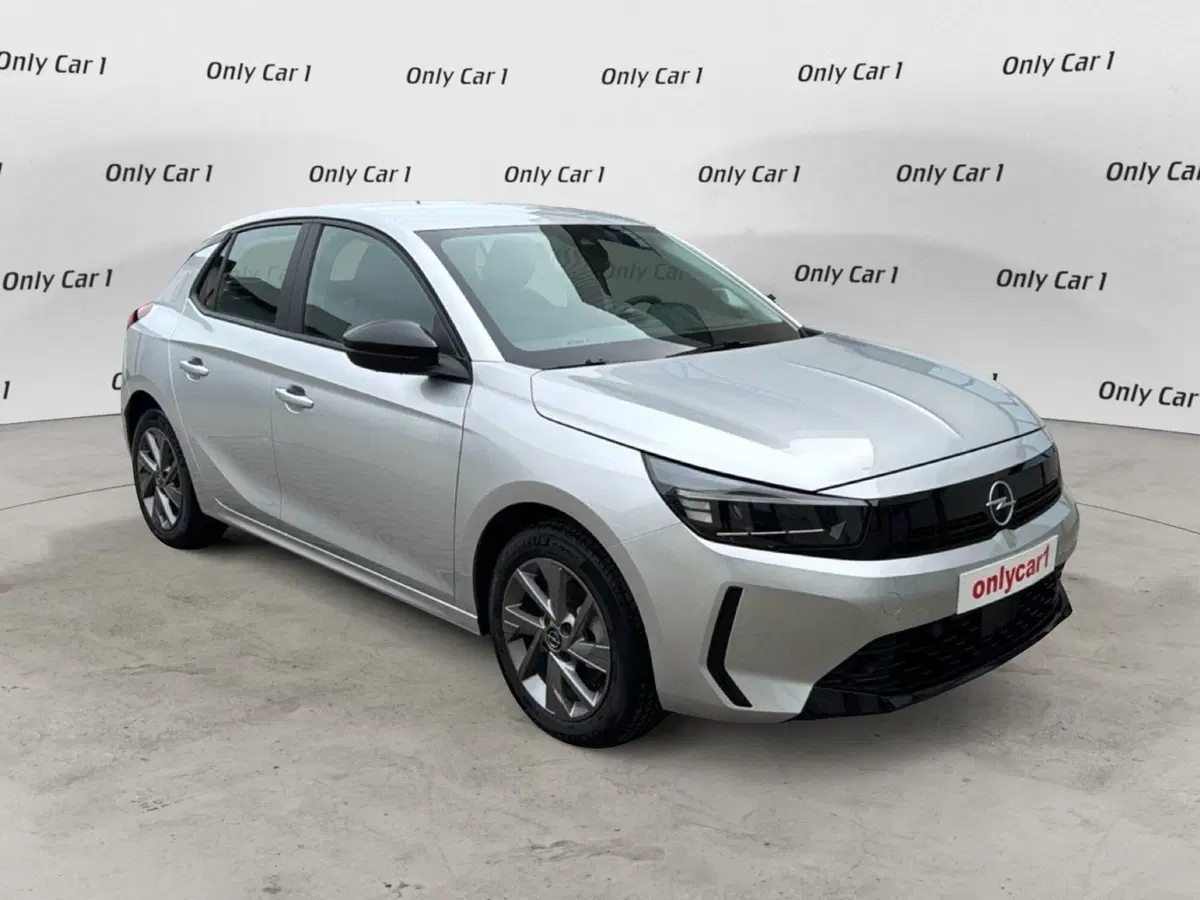 Opel Corsa nuova a Ferrara