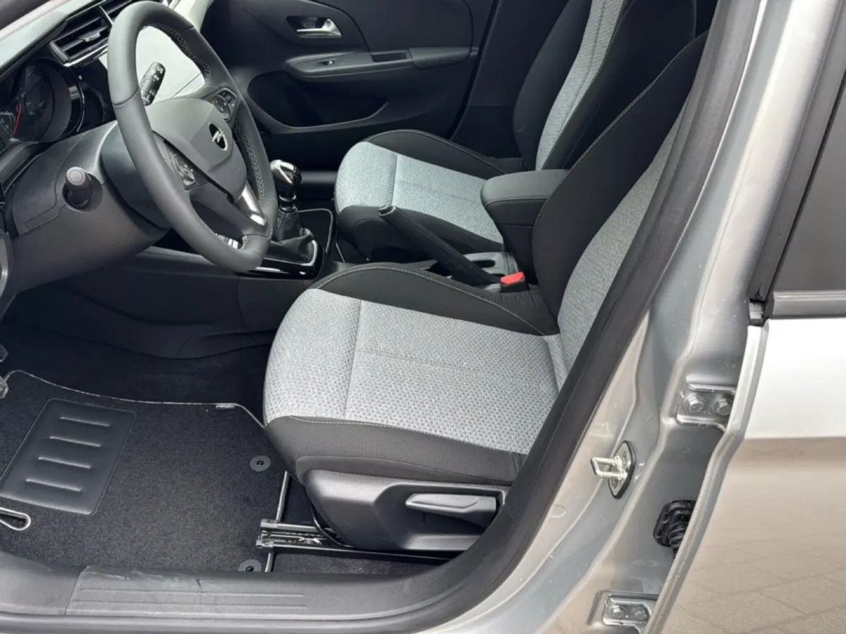 Opel Corsa nuova a Ferrara (10)