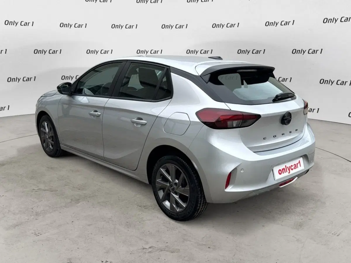 Opel Corsa nuova a Ferrara (5)